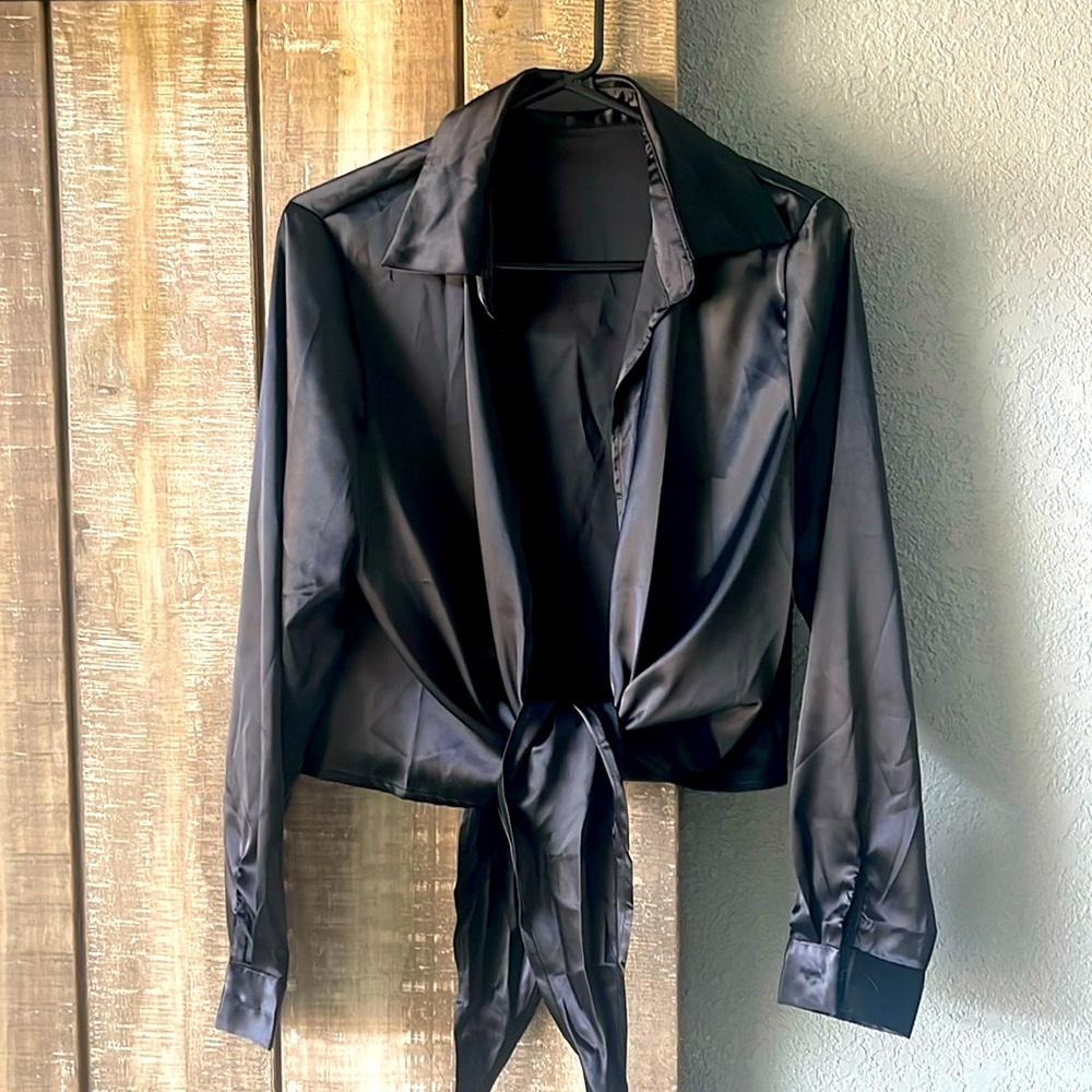 Black satin tie crop